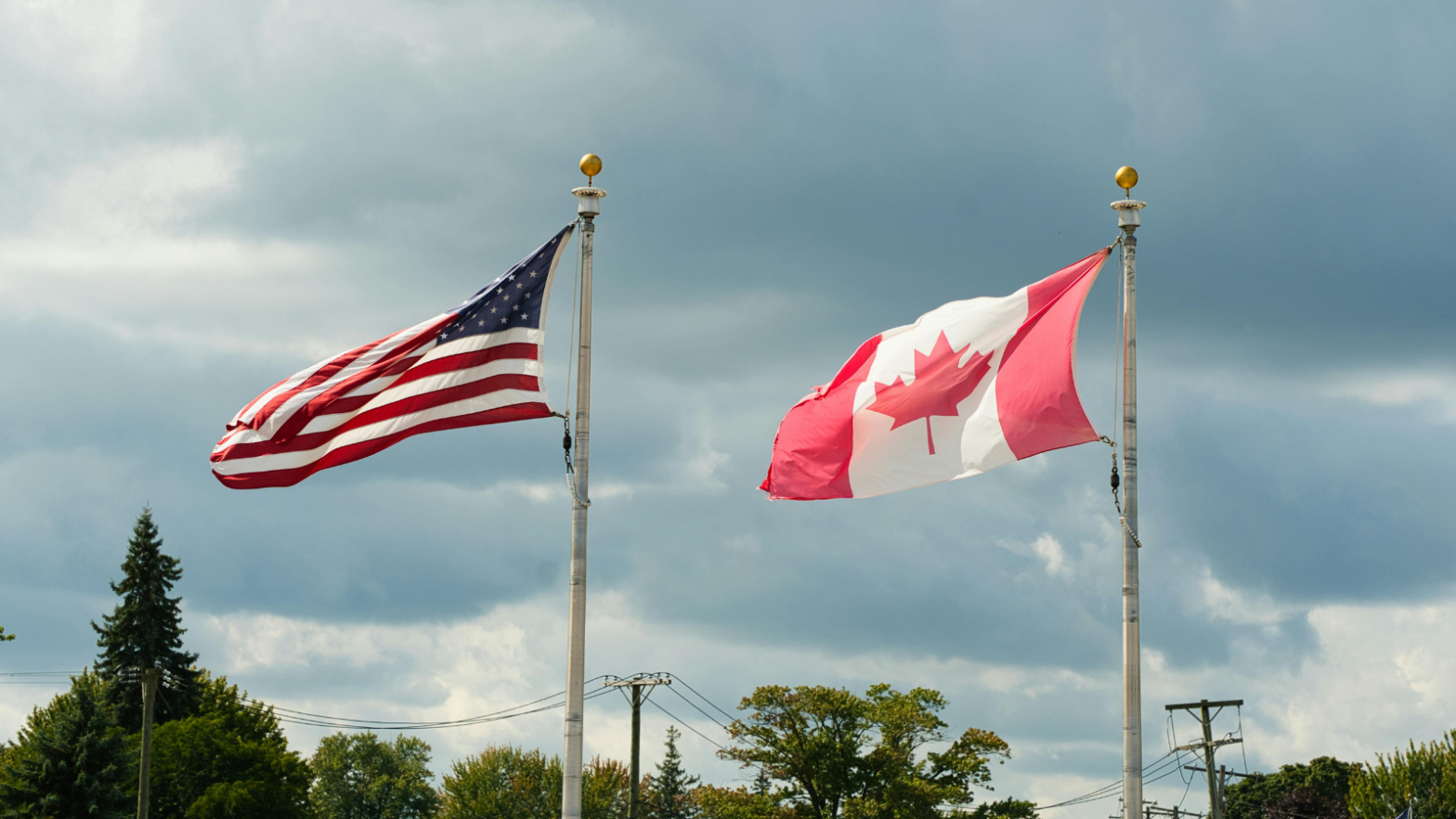 USA and Canadian flag in Niagar Falls.
